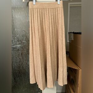 Like New Beige Knit Pleated Skirt - Perfect for Fall & Winter